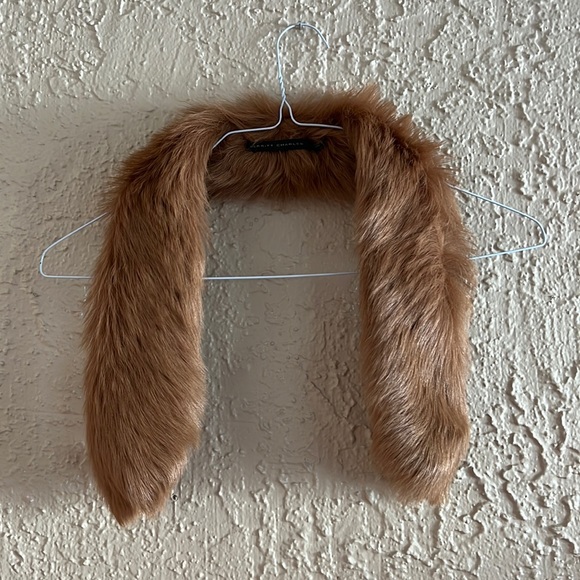 Fur Scarf - Picture 2 of 3